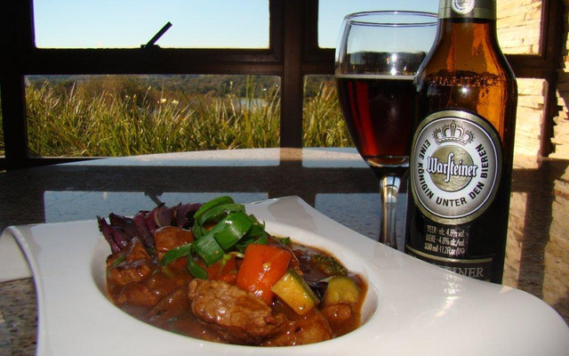 Guisado de filé mignon ao dunkel do Aguativa Golf Resort