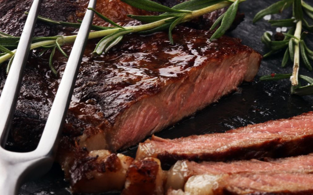 Como temperar a carne para churrasco