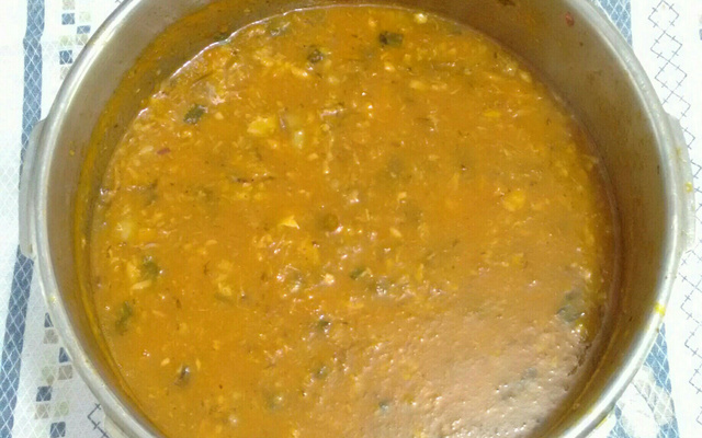 Caldo de rabo e cabeça de peixe (retalho de peixe)