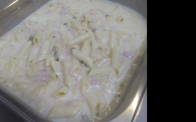 Penne prático de presunto e queijo