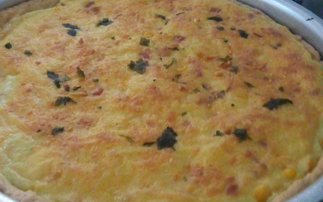 Torta de milho com bacon