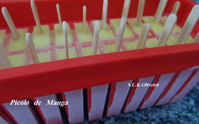 Picolé ou sacolé de manga