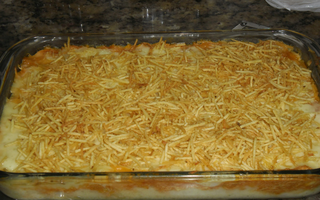 Batata recheada em travessa