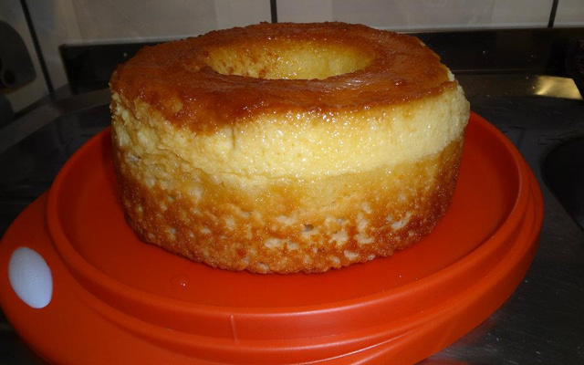 Bolo com pudim cremoso