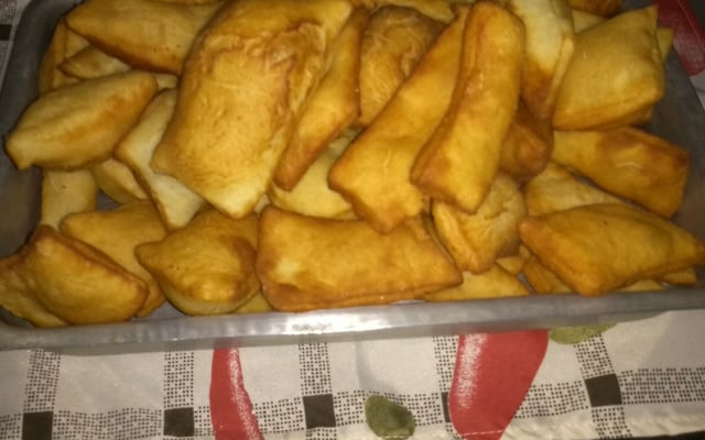 Bolinho com massa de pão