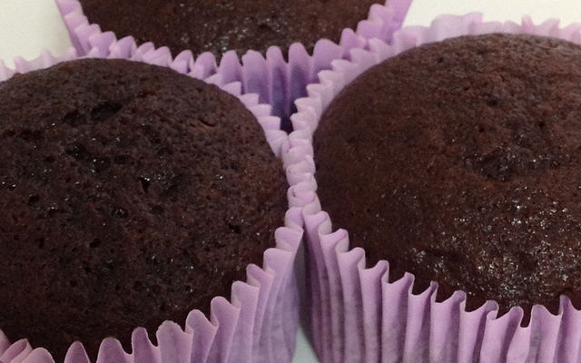Cupcake de chocolate no micro-ondas