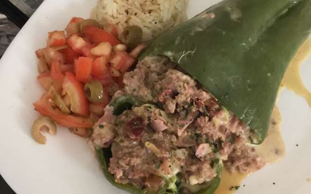 Pimentão recheado com carne moída