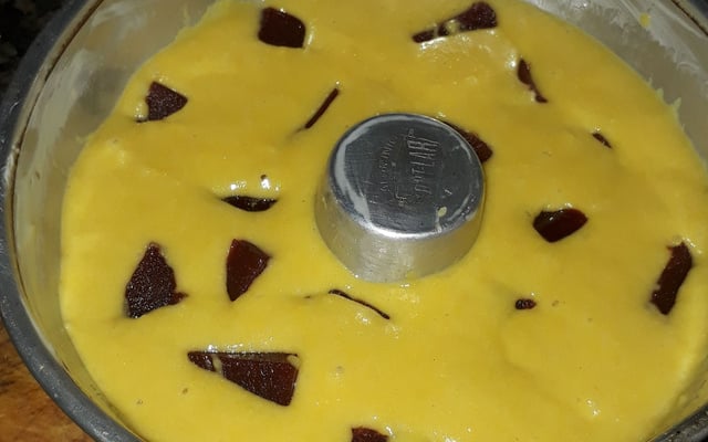 Bolo de fubá com goiabada