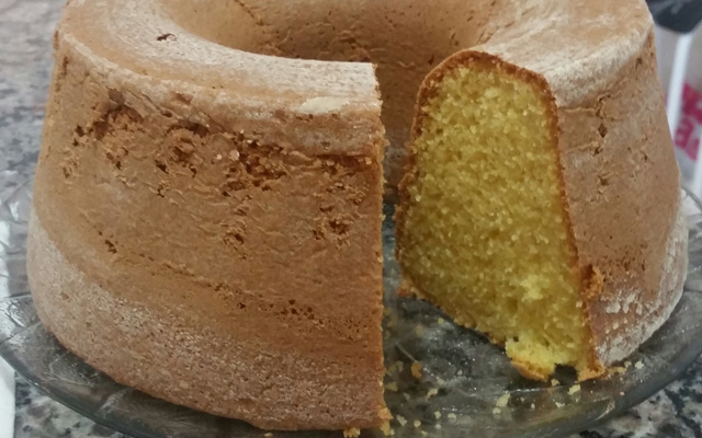 Bolo de fubá de liquidificador super fofo