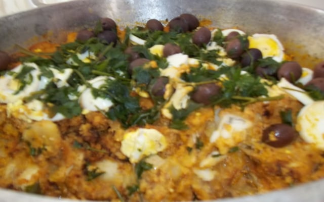 Ensopado de filé de peixe empanado e assado