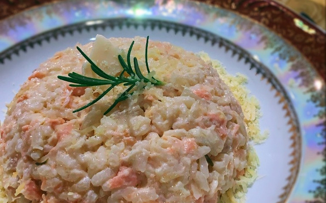 Risoto de salmão com queijo gruyere