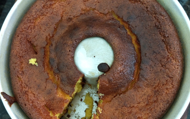 Bolo de milho cremoso e molhadinho