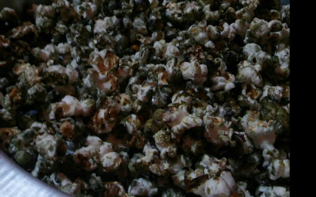 Pipoca colorida da Jannaina (Magé)