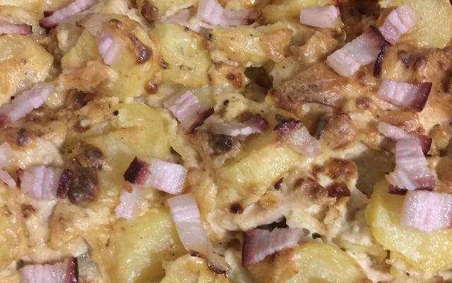 Peito de frango com creme de cebola