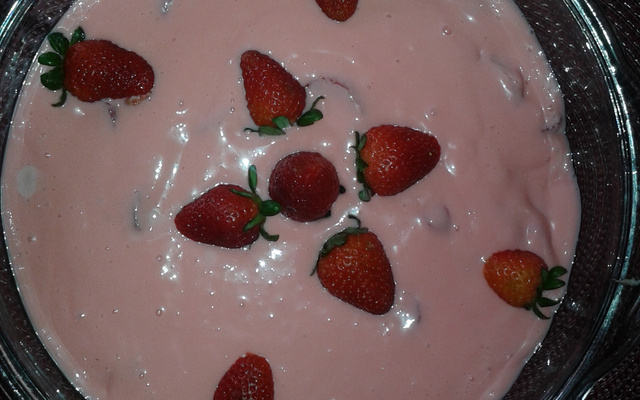 Sobremesa simples de morango