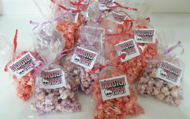 Pipoca doce colorida