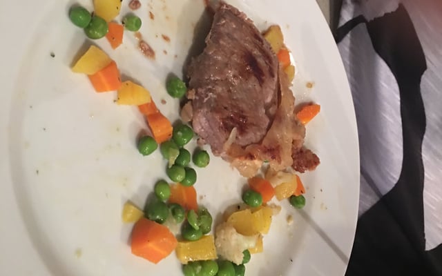 Salada de frutas com leite condensado e creme de leite