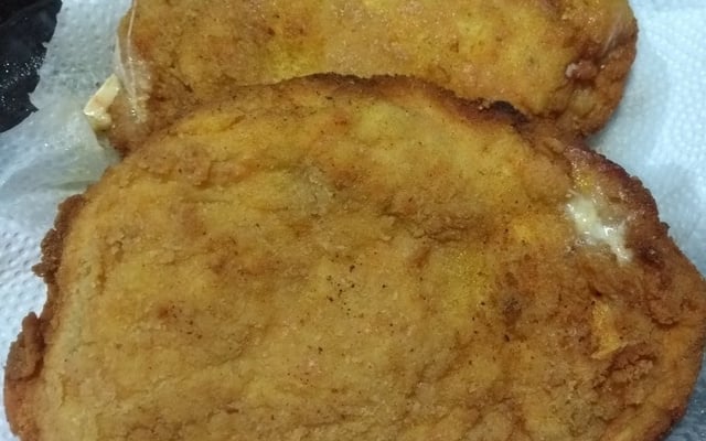 Filé de frango recheado com presunto e queijo