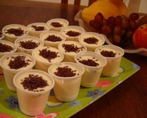 Docinho de copinho (coco ou chocolate)