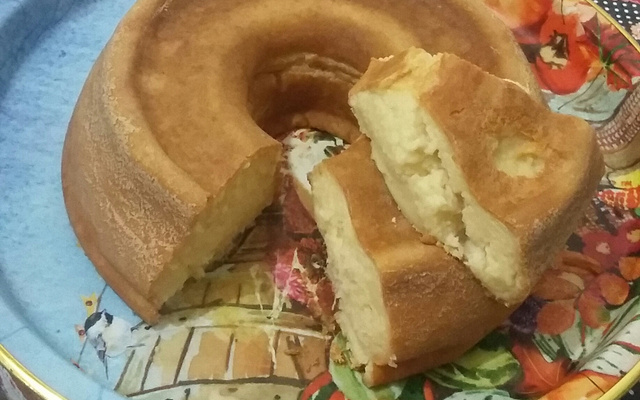 Bolo de leite cremoso
