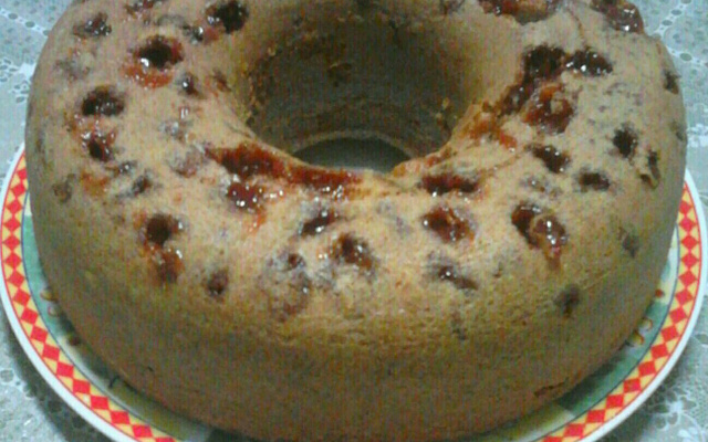 Bolo de fubá com goiabada