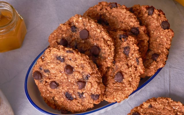 Cookie sem açúcar e sem glúten com aveia e chocolate