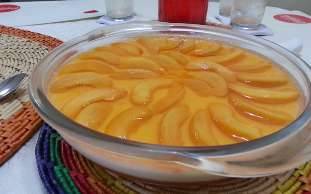 Creme de pêssego com gelatina