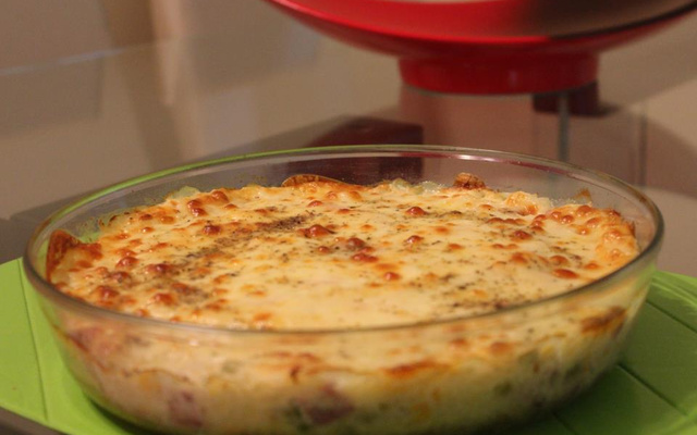 Arroz de forno com molho branco