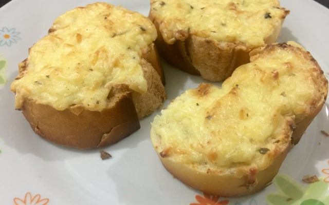 Pasta para pão de alho deliciosa