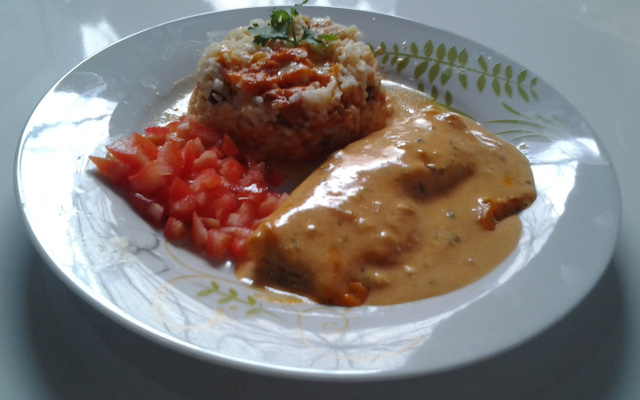 Filé de merluza ao molho rosé