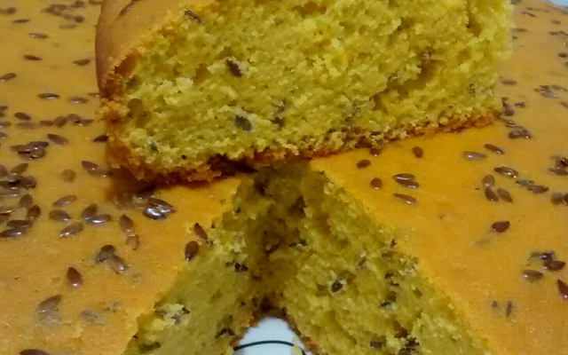Bolo de cenoura com semente de linhaça