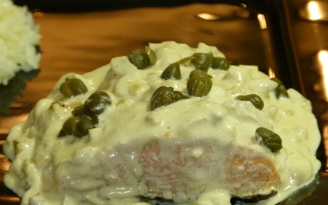 Salmão ao molho branco