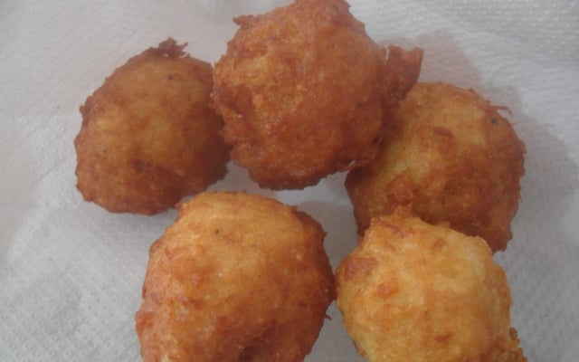 Bolinho de arroz com atum
