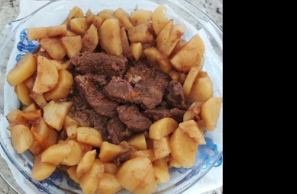 Contra file com batatas