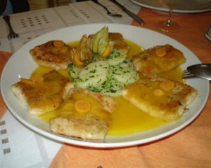 Linguado ao molho de Physalis