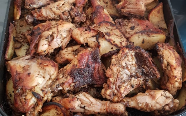 Frango assado na cerveja - chef Vitor Monteiro