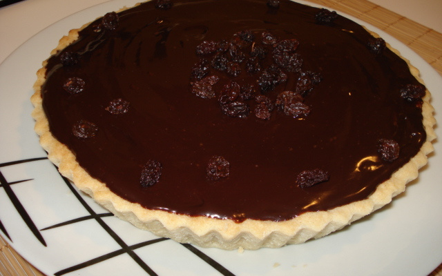 Torta de passas ao rum e ganache