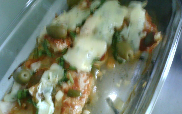 Filé de peixe assado com batatas