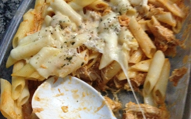 Penne com frango