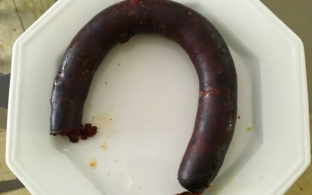 Chouriço suíno no forno