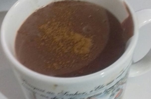 Chocolate quente cremoso e simples
