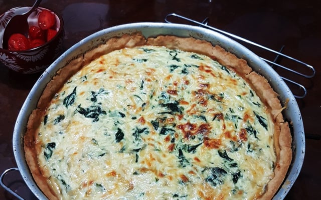 Quiche de espinafre e mussarela