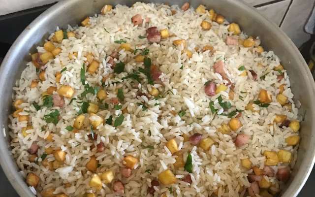 Arroz com bacon e batata-doce