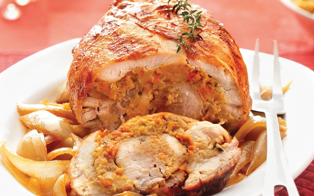 Rocambole de frango recheado