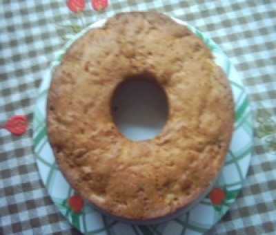 Bolo de frutas e chocolate