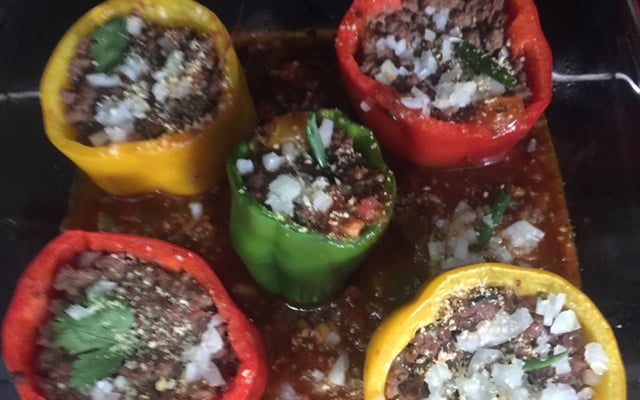 Pimentão recheado com carne moída