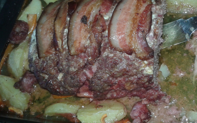 Rocambole de carne moída
