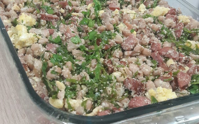 Feijão tropeiro à carioca