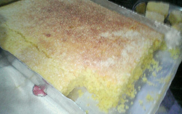 Bolo de fubá com coco