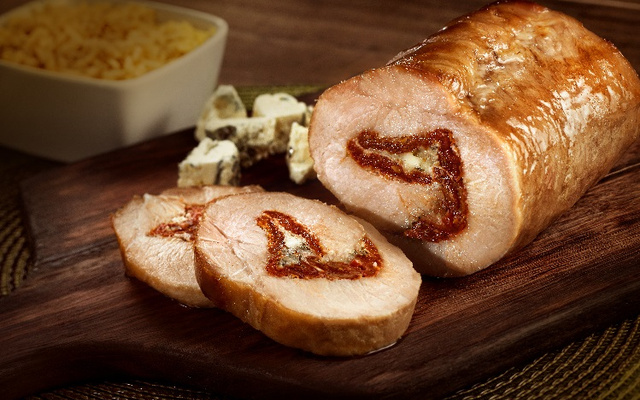  Lombo suíno Frimesa recheado com queijo gorgonzola, tomate seco e arroz pilaf